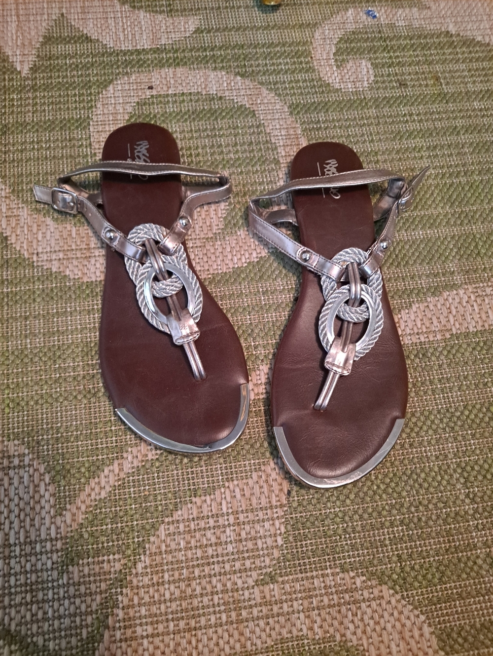 Mossimo Women’s Brown Sandals with Silver Accents - Comfort T-Strap
